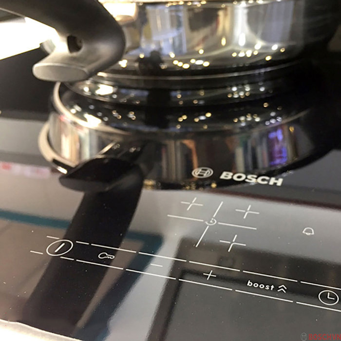 Ảnh thực tế của bếp từ 3 vùng nấu Bosch PVJ611FB5E