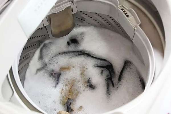 Máy giặt bị ồn hoặc rung lắc mạnh