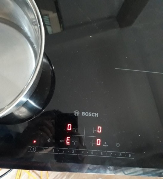 Lỗi E0 bếp từ là lỗi gì?
