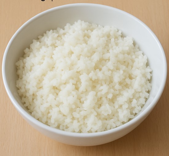 Dùng cơm nấu từ 1 ngày trước 