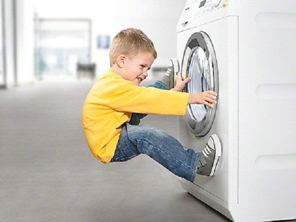 Mạch điều khiển máy giặt chưa cấp lệnh mở cửa cho công tắc cửa máy giặt