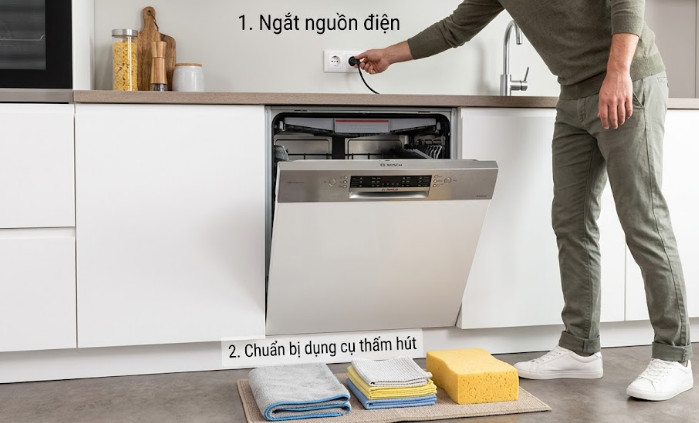 Ngắt nguồn điện, chuẩn bị dụng cụ thấm hút trên máy rửa bát Bosch