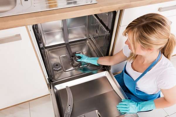 Cách vệ sinh máy rửa bát tại nhà