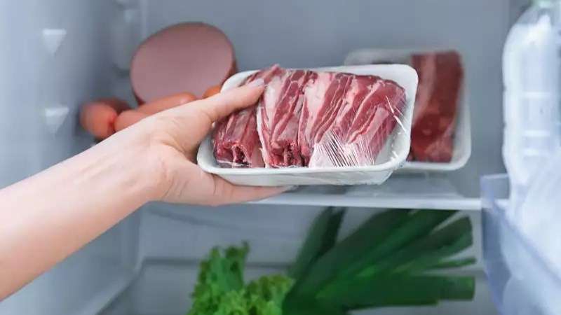 Cách rã đông thịt trong tủ lạnh